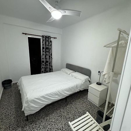 Apartamento De Habitaciones Privadas En El Centro De 马拉加 外观 照片