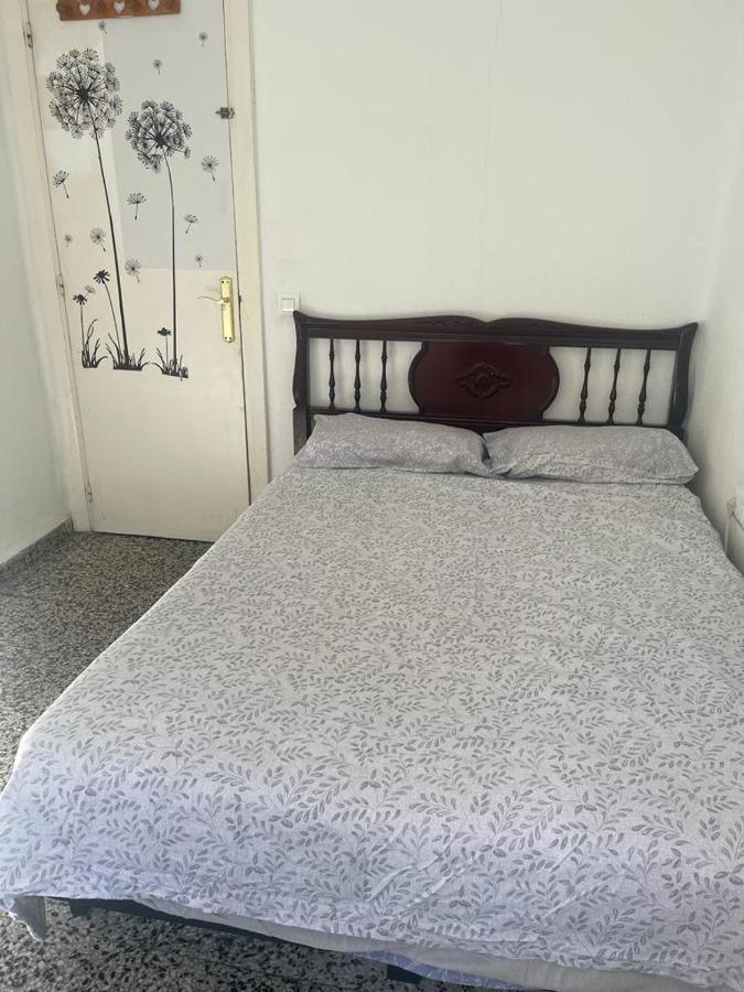 Apartamento De Habitaciones Privadas En El Centro De 马拉加 外观 照片