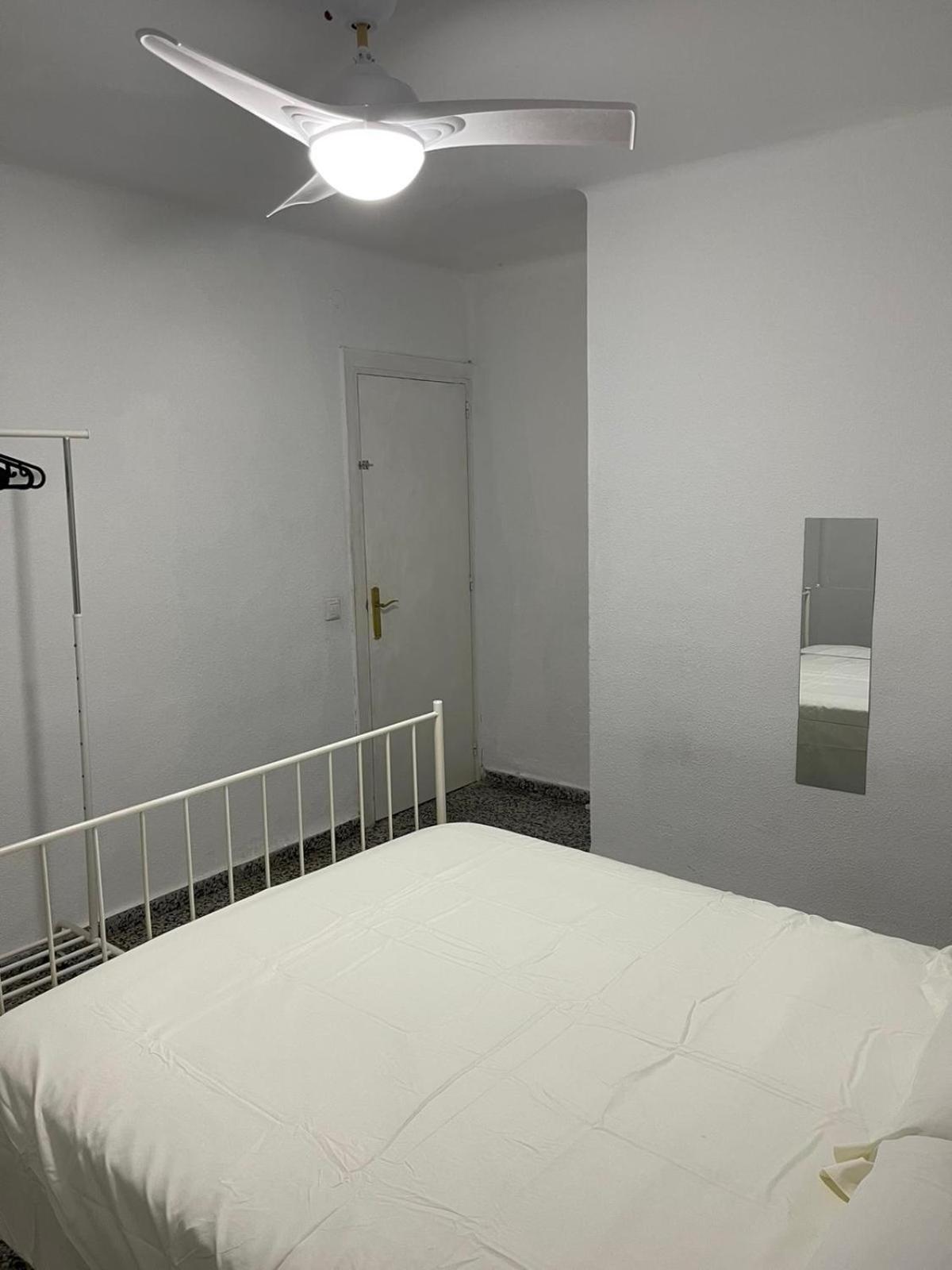 Apartamento De Habitaciones Privadas En El Centro De 马拉加 外观 照片