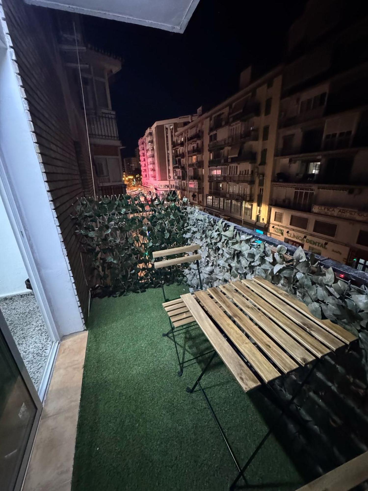 Apartamento De Habitaciones Privadas En El Centro De 马拉加 外观 照片