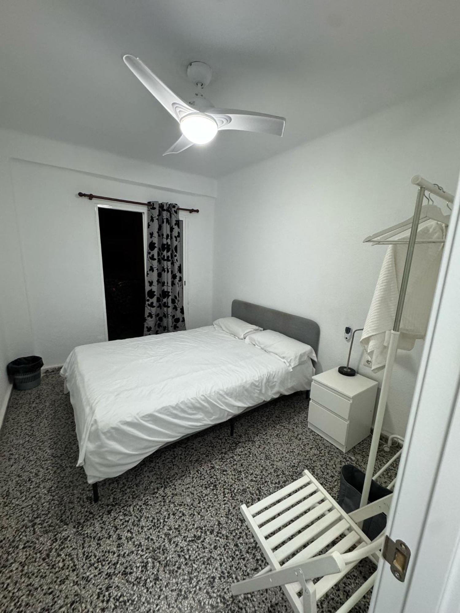 Apartamento De Habitaciones Privadas En El Centro De 马拉加 外观 照片